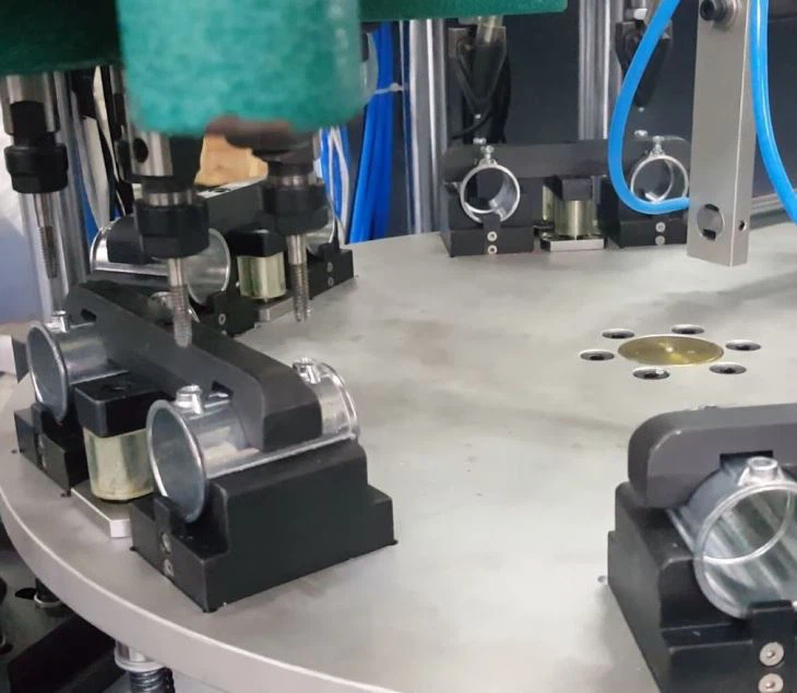 Automatic Tapping And Screwing Machine